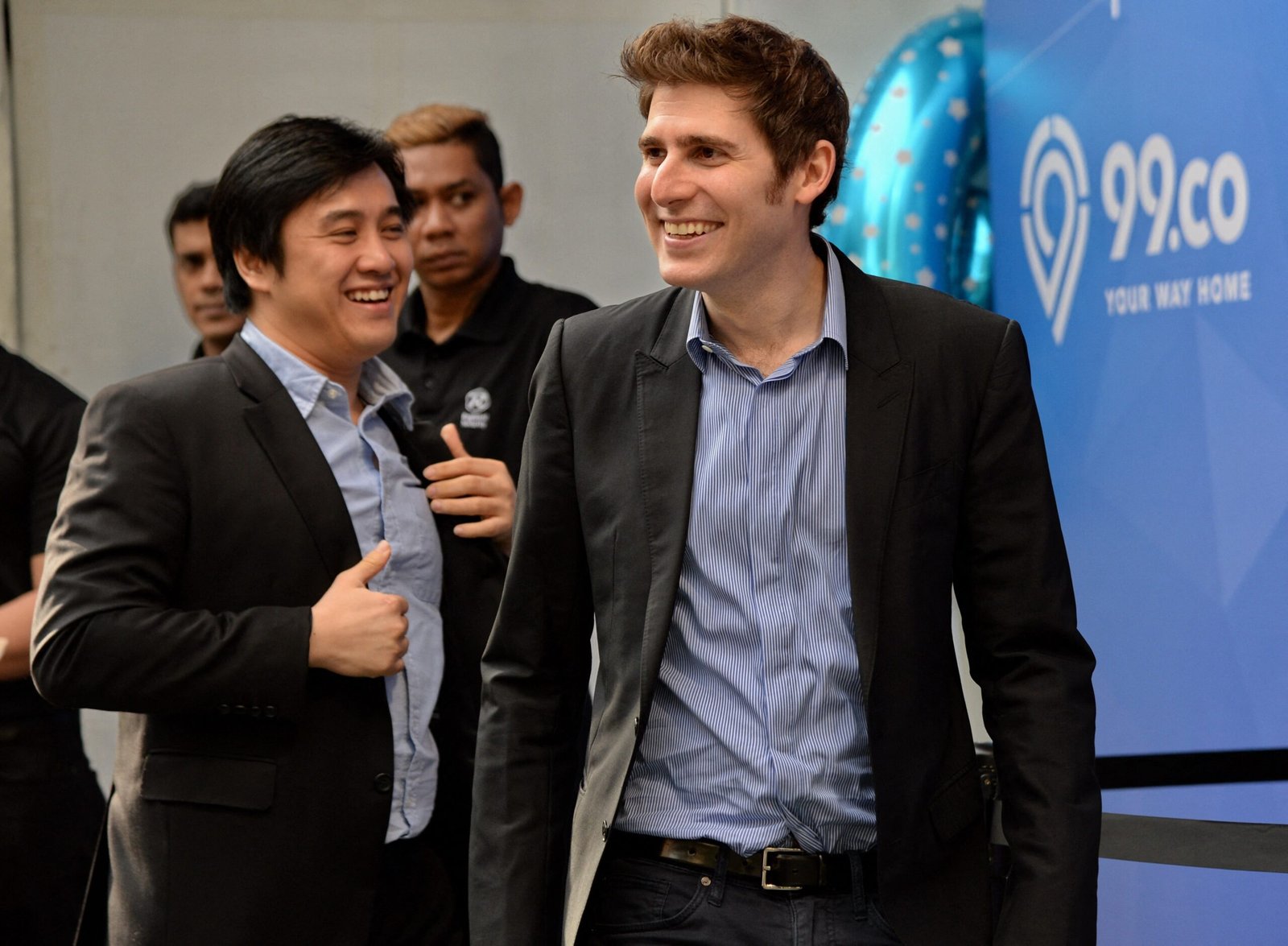 O cofundador do Facebook Eduardo Saverin (dir.) e