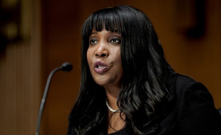 Trump demite diretora do Fed Lisa Cook, afetando independência do banco central
