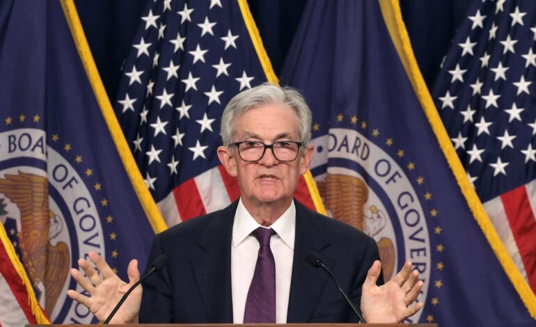 Powell do Fed aponta possível corte de juros nos EUA