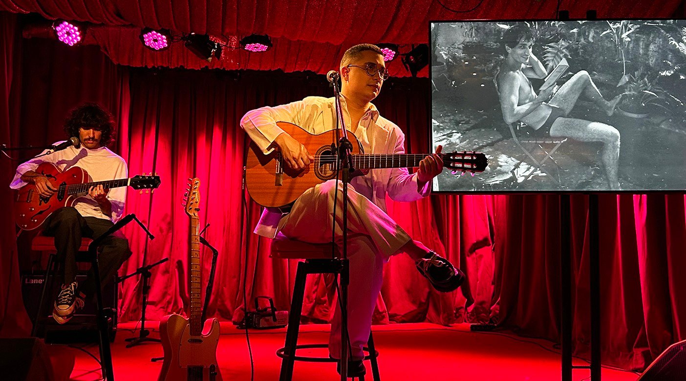 Arthur Nogueira emociona com show dedicado a Antonio Cicero no Rio de Janeiro