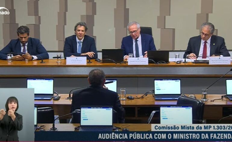 Senado ouve Fernando Haddad sobre novas regras de tributação