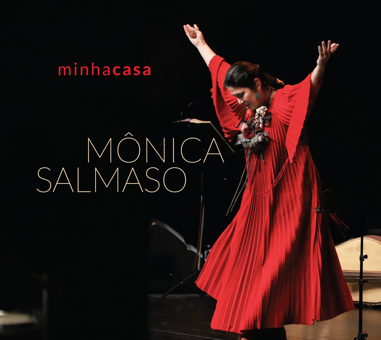 Mônica Salmaso surpreende com álbum ao vivo “Minha casa” gravado em Minas Gerais