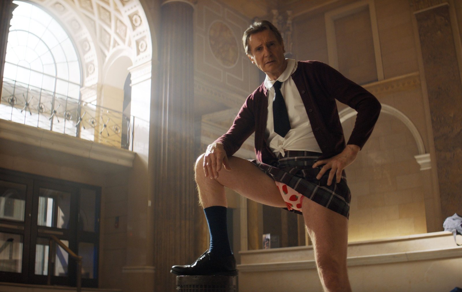 Liam Neeson lidera comédia policial em “Corra que a polícia chega aí