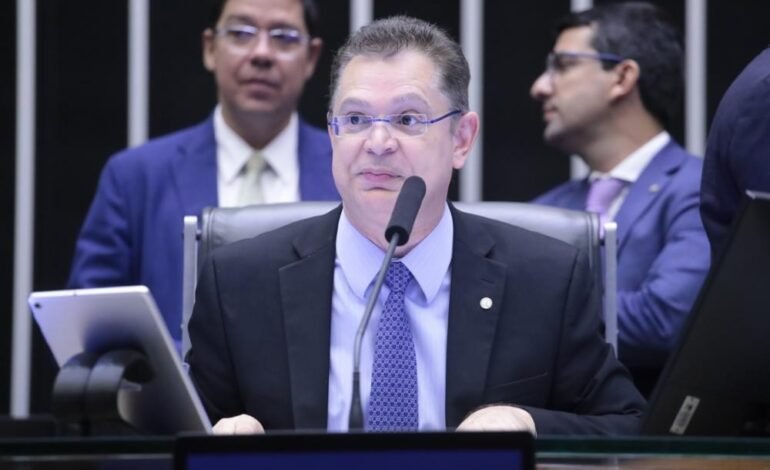 Redes sociais e os perigos para crianças e adolescentes O presidente d