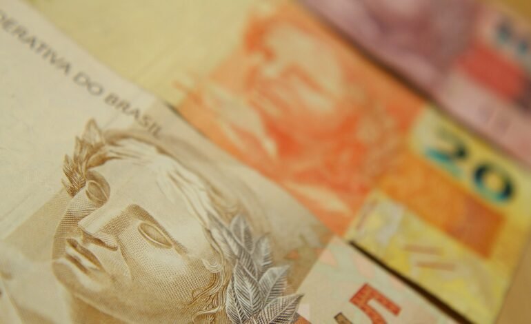 Governo federal arrecada R$ 254,2 bilhões em julho