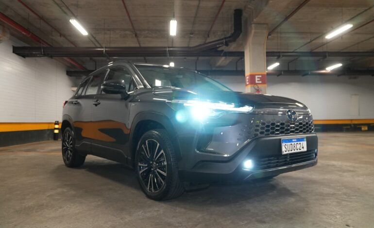 O Toyota Corolla Cross XRX Hybrid, único SUV