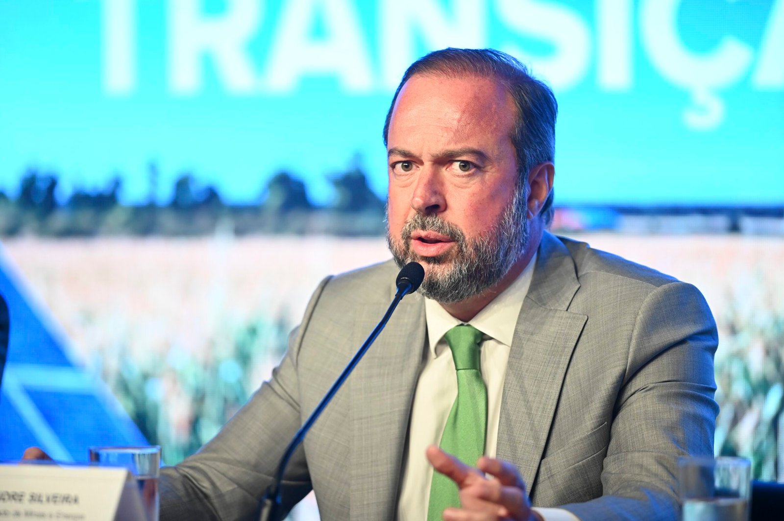 Governo busca aprovação urgente da tarifa social de energia