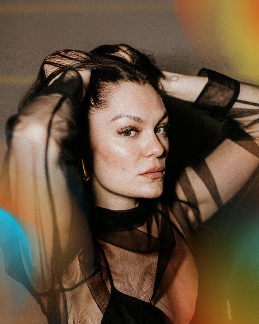 Jessie J supera cirurgia e confirma presença no The Town