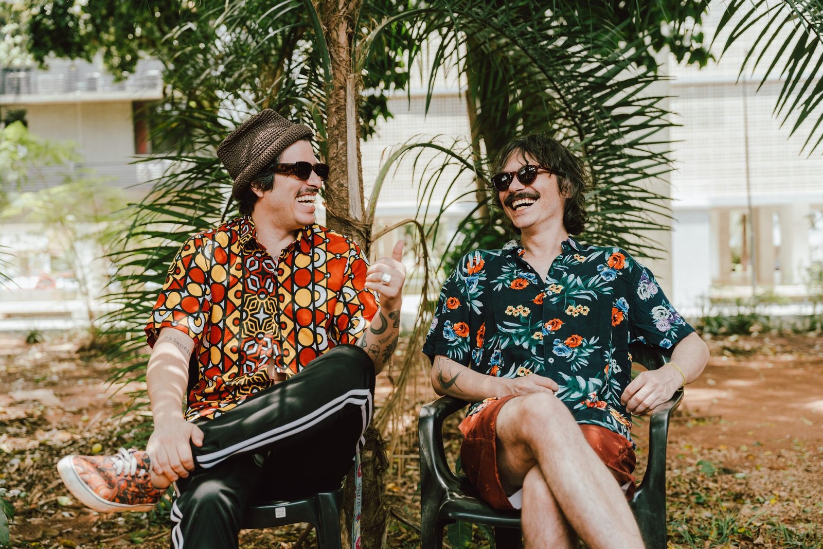 Duo revoluciona música tropical com EP instrumental