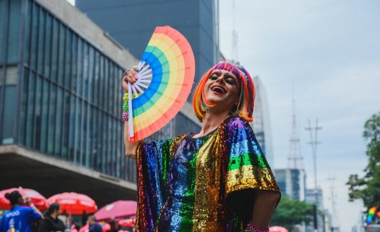 Brasil se destaca em acolhimento LGBTQIA+ nas viagens