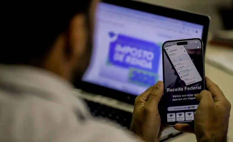 2,9 milhões atrasam IRPF 2025; restituição liberada