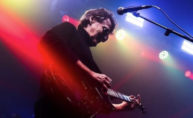 Guitarrista Rogério Meanda da Blitz morre aos 61 anos no Rio
