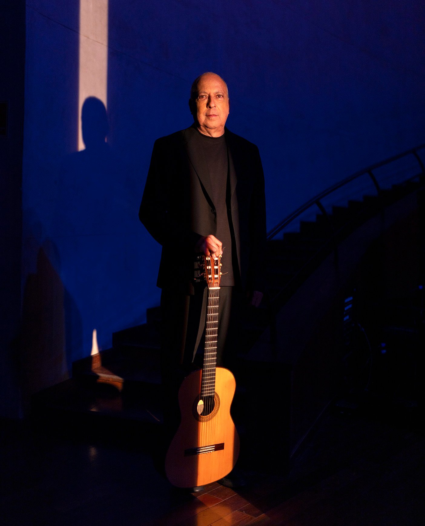 Sombrinha celebra 50 anos de carreira em show no Vivo Rio