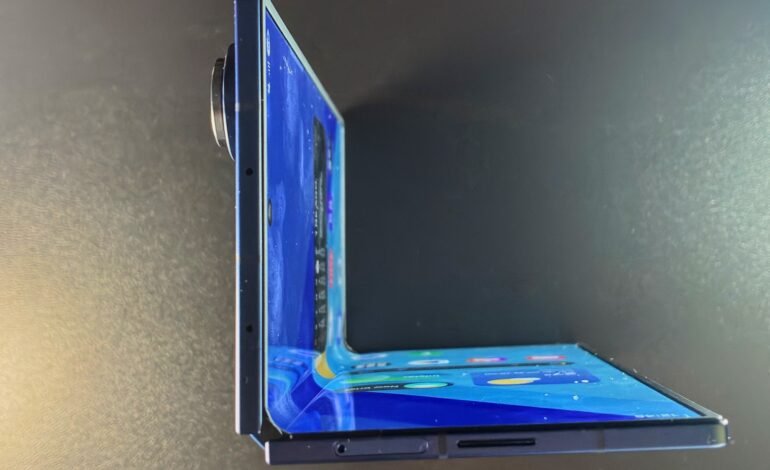Celulares dobráveis em 2025: Samsung Fold7 se destaca