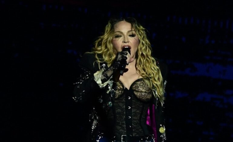 Madonna anuncia novo álbum dance para 2026 com retorno à war