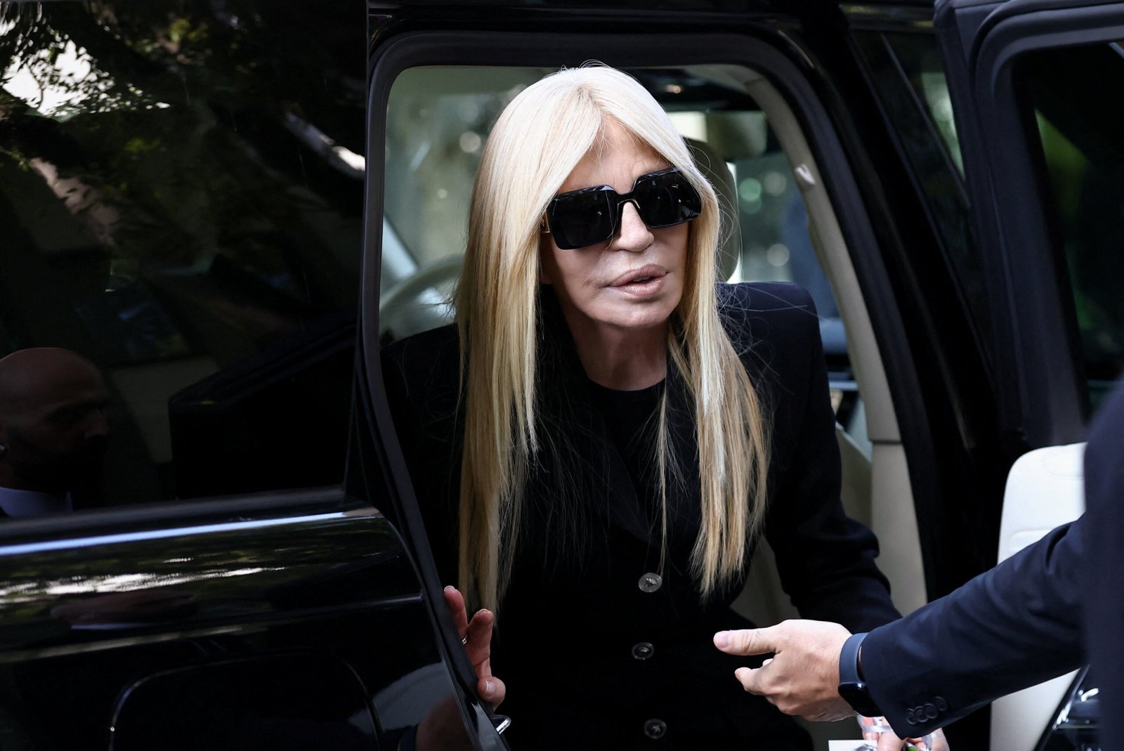 O estilista italiano Giorgio Armani foi velado neste