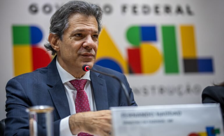 O ministro da Fazenda, Fernando Haddad, criticou neste