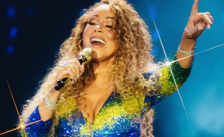 Mariah carey agradece fãs após show principal no festival th