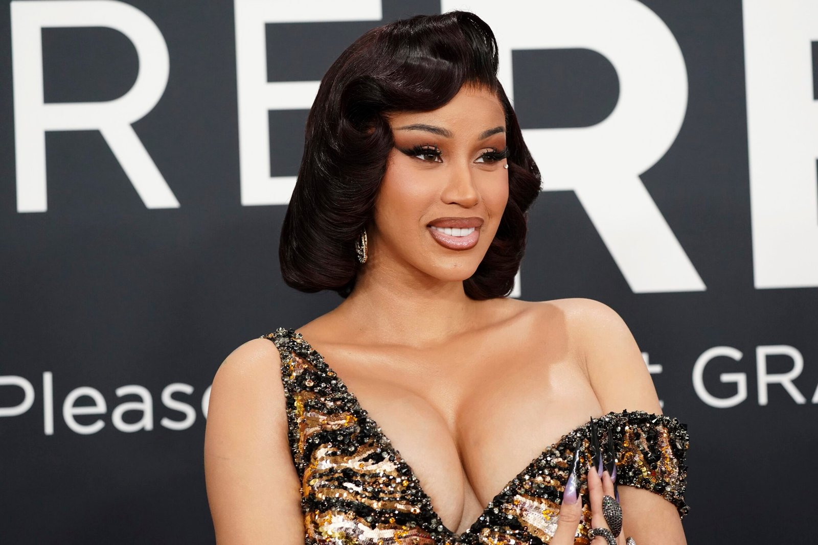 A rapper Cardi B anunciou nesta quarta-feira (17)