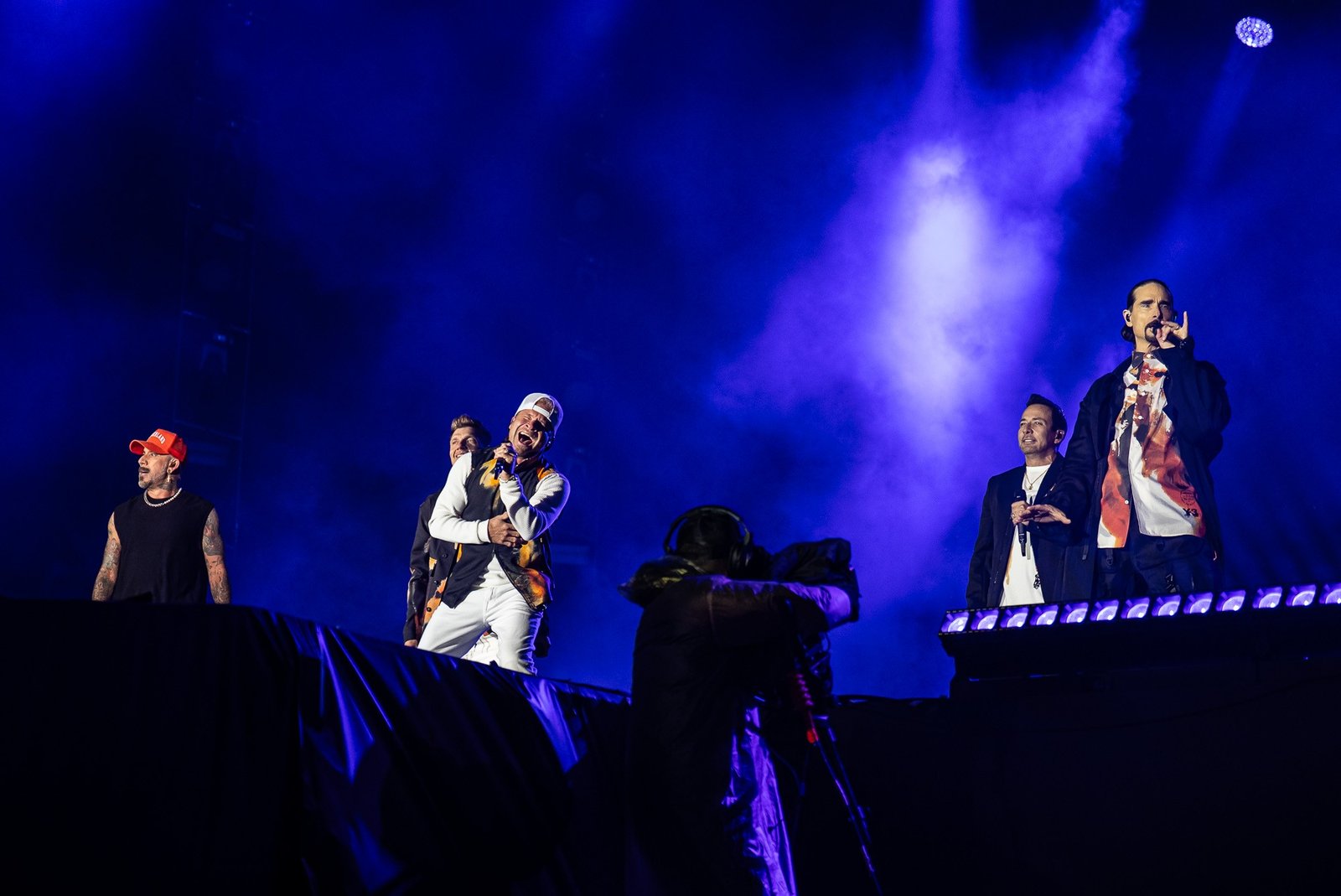 Os Backstreet Boys se apresentaram nesta sexta-feira (12)