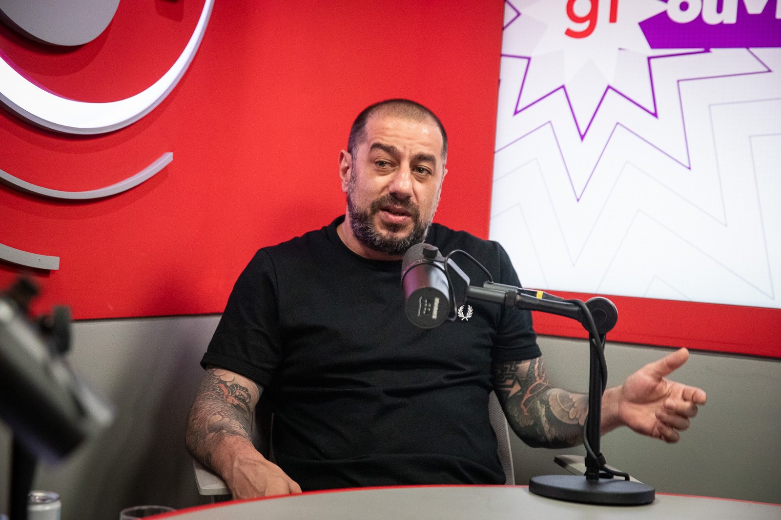 O vocalista do CPM 22, Badauí, comentou sobre