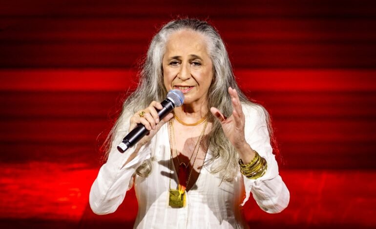 Maria Bethânia estreou na noite do dia 6 de setembro