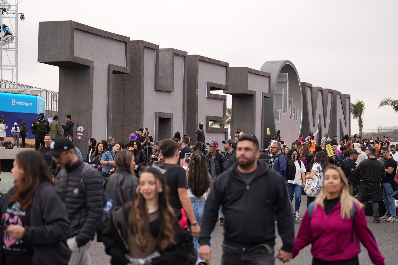Fãs do festival The Town mencionam remédios, curativos