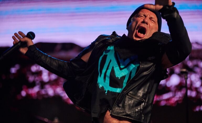 Bruce Dickinson, vocalista do Iron Maiden, fala sobre