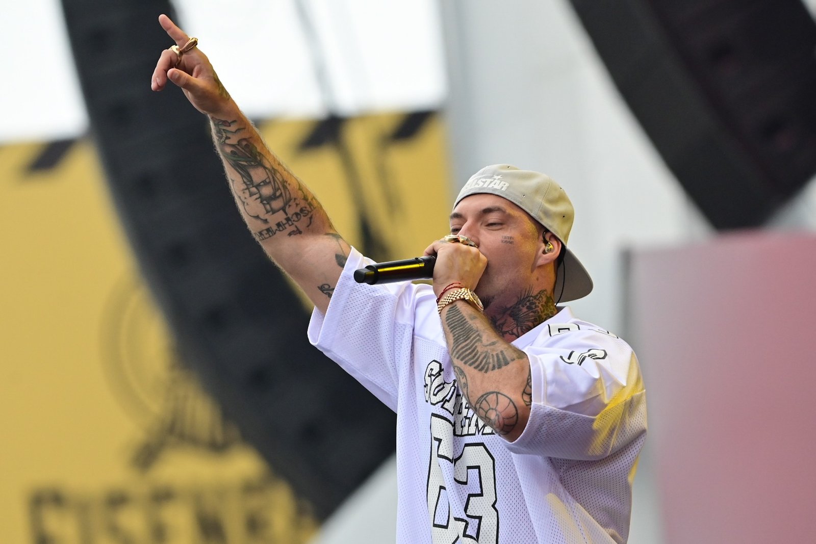 O rapper Filipe Ret realizou um show no Palco Skyline