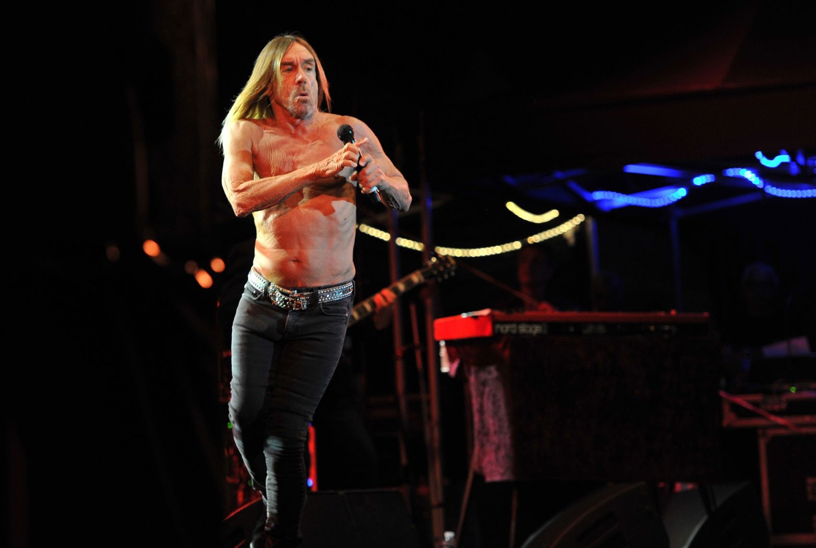 As loucuras de Iggy Pop nos palcos Iggy Pop se