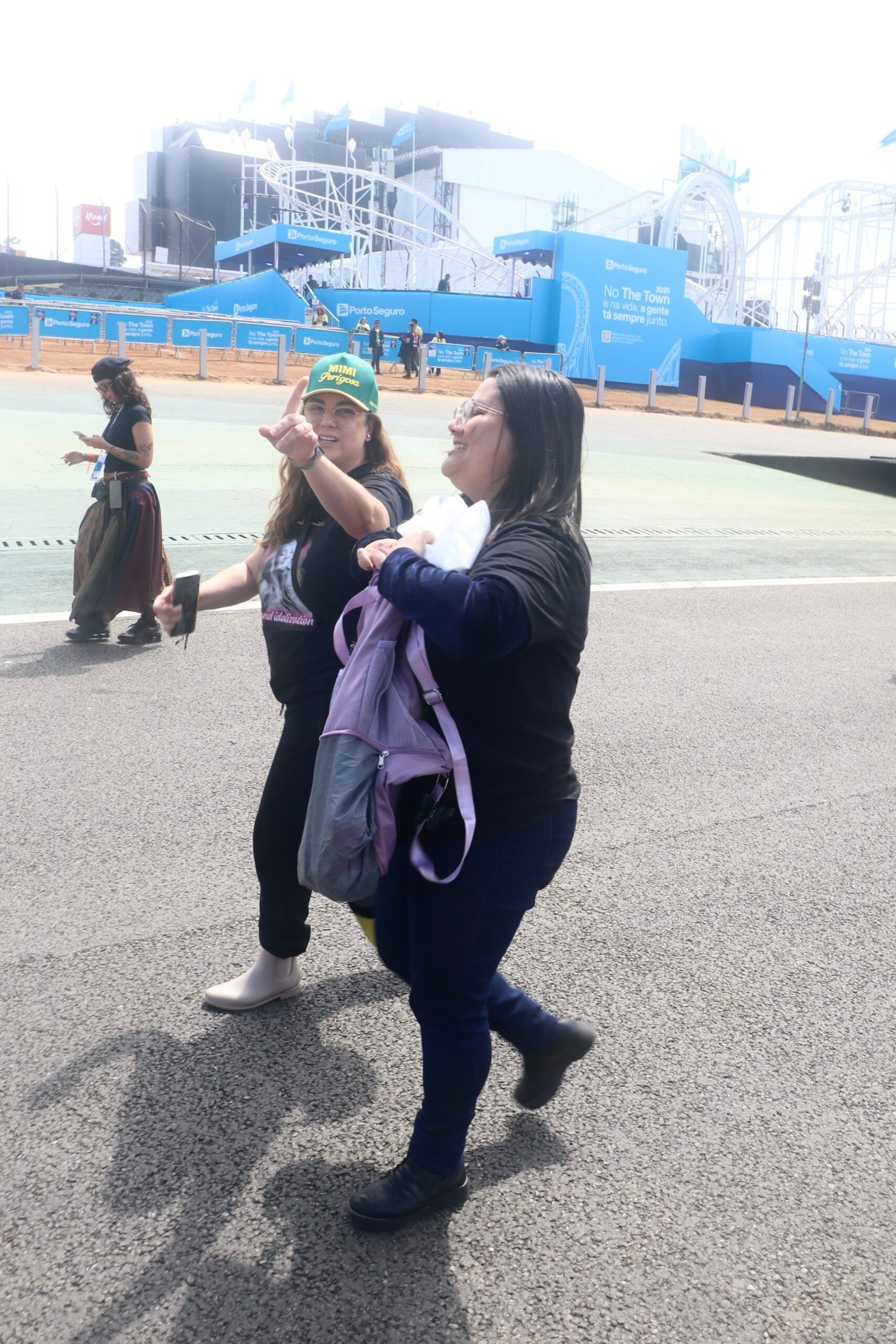 Fãs de Mariah Carey levaram fraldas para o terceiro dia