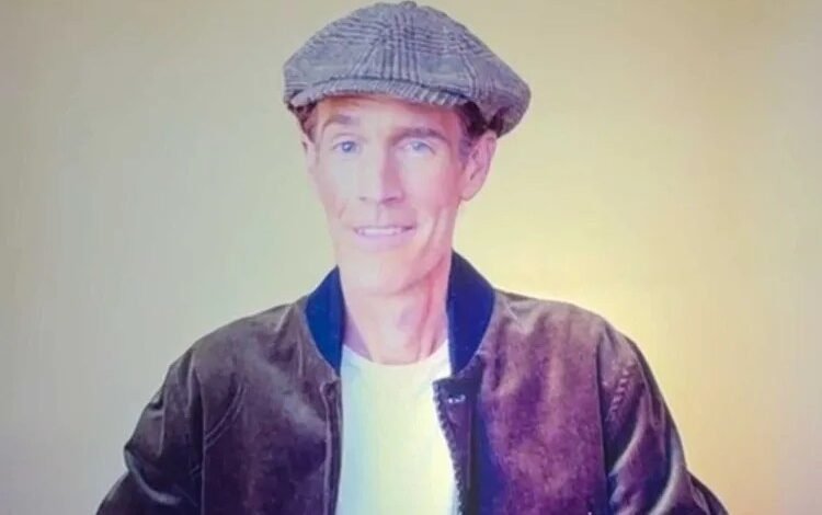 O ator James Van Der Beek participou virtualmente