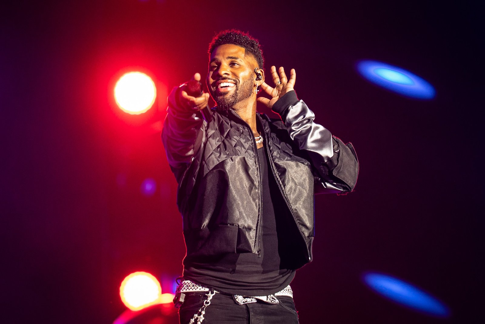 Jason Derulo fez uma apresentação no The Town