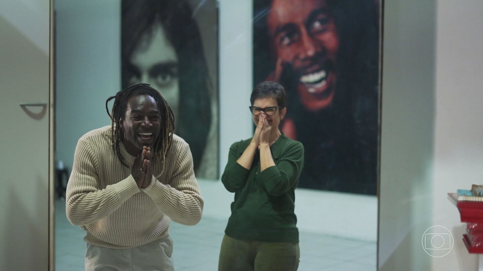 O ator Jonathan Azevedo se emocionou ao revisitar