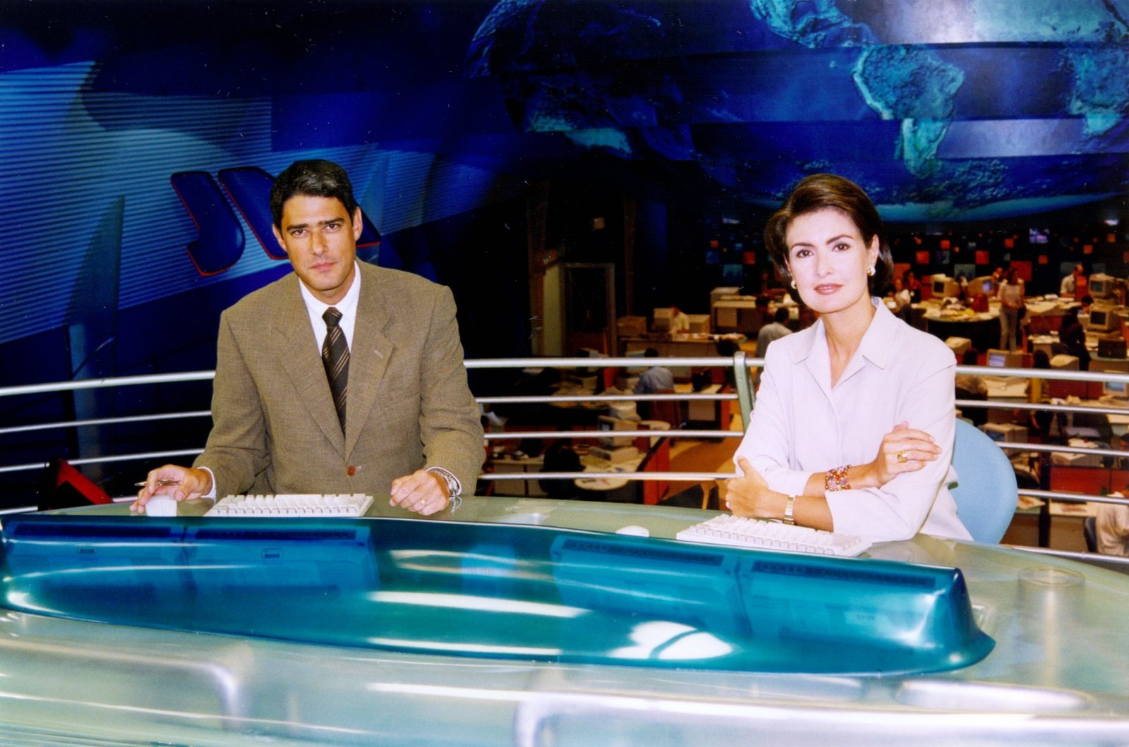 Fátima Bernardes parabenizou William Bonner pelo anúncio de