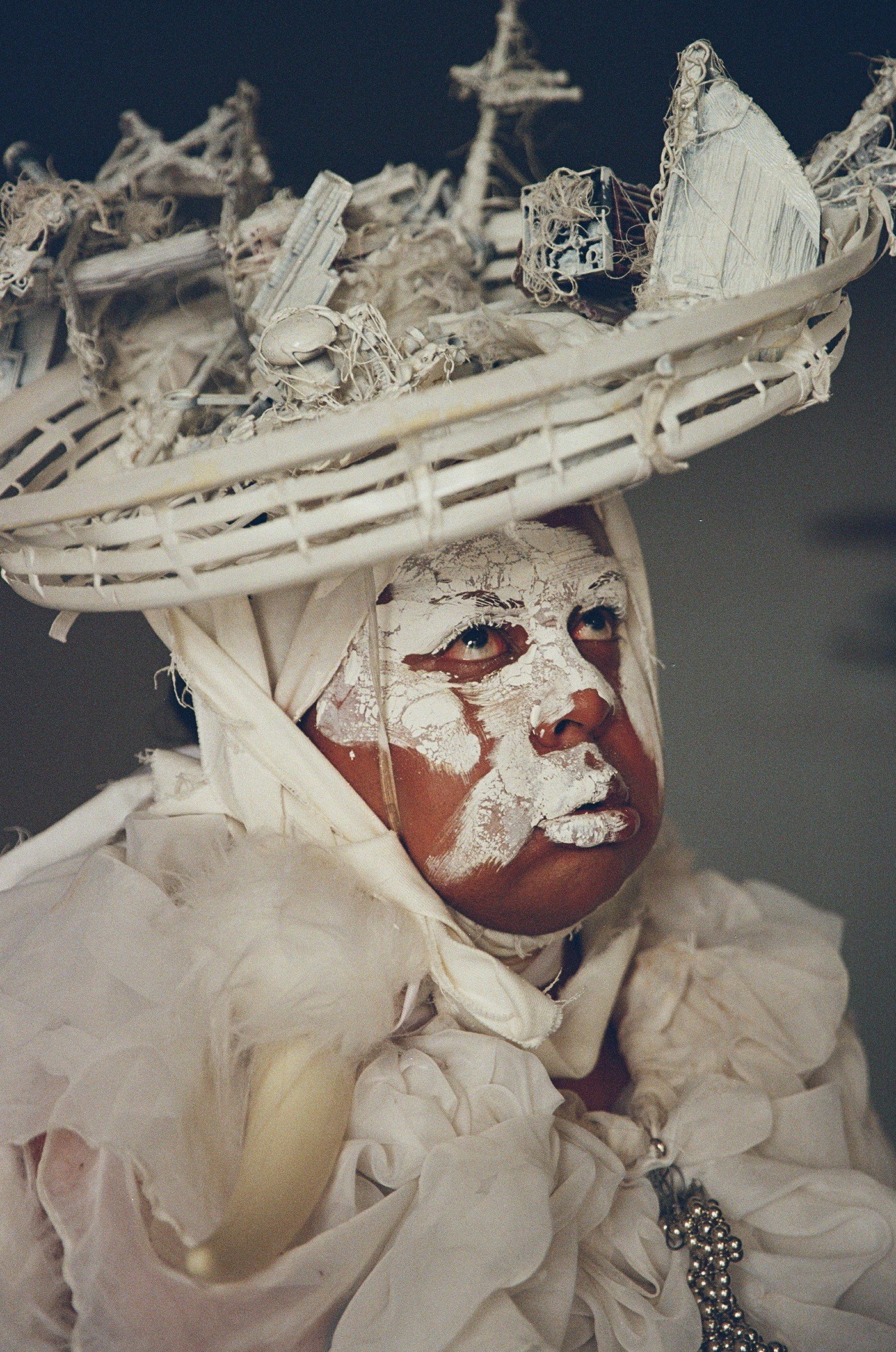 A cantora Jup do Bairro anuncia o lançamento