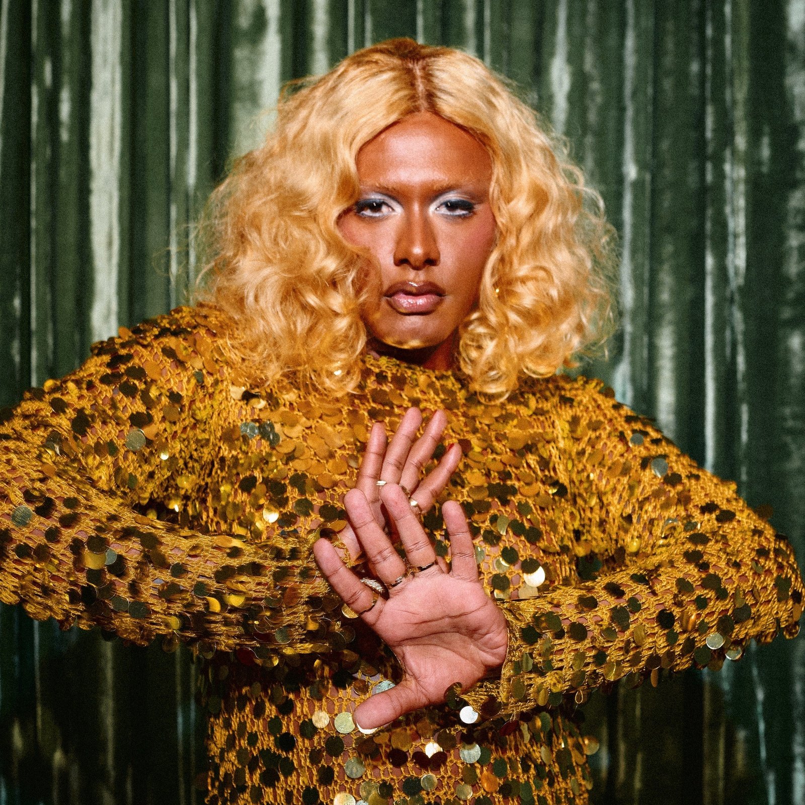 A cantora Liniker recebeu três indicações nas principais cat