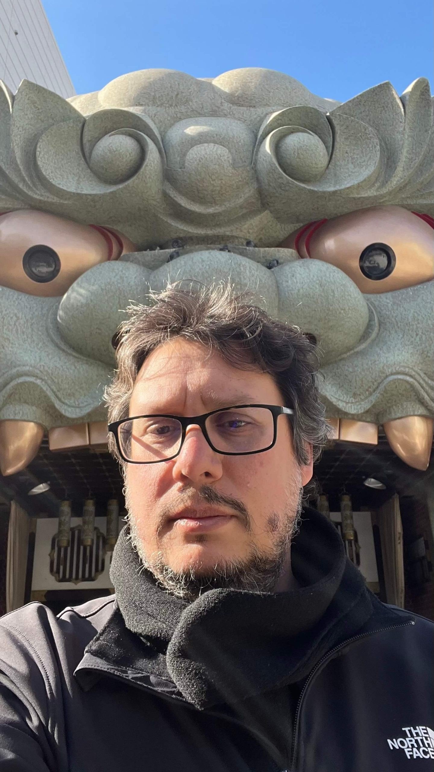 Um avião de pequeno porte caiu na noite de terça-feira