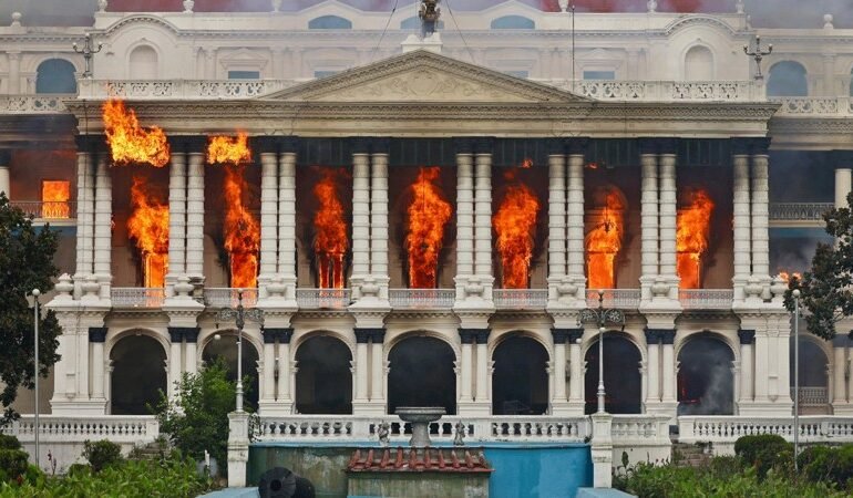 Milhares de jovens da Geração Z realizam protestos