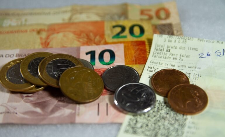A arrecadação federal totalizou R$ 208,8 bilhões em