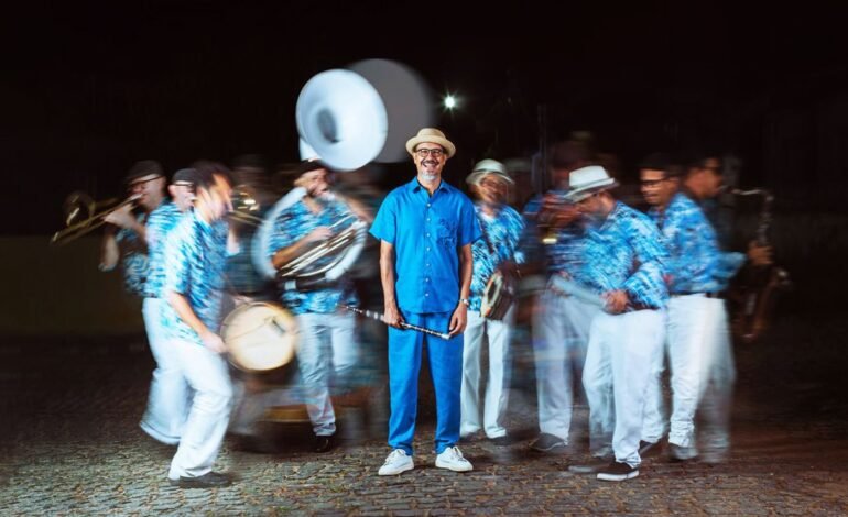 O músico pernambucano Siba lançou em 14 de setembro a