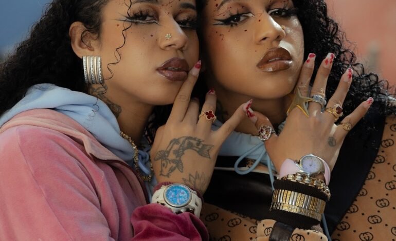 A dupla paulistana de rap Tasha & Tracie lançou nesta