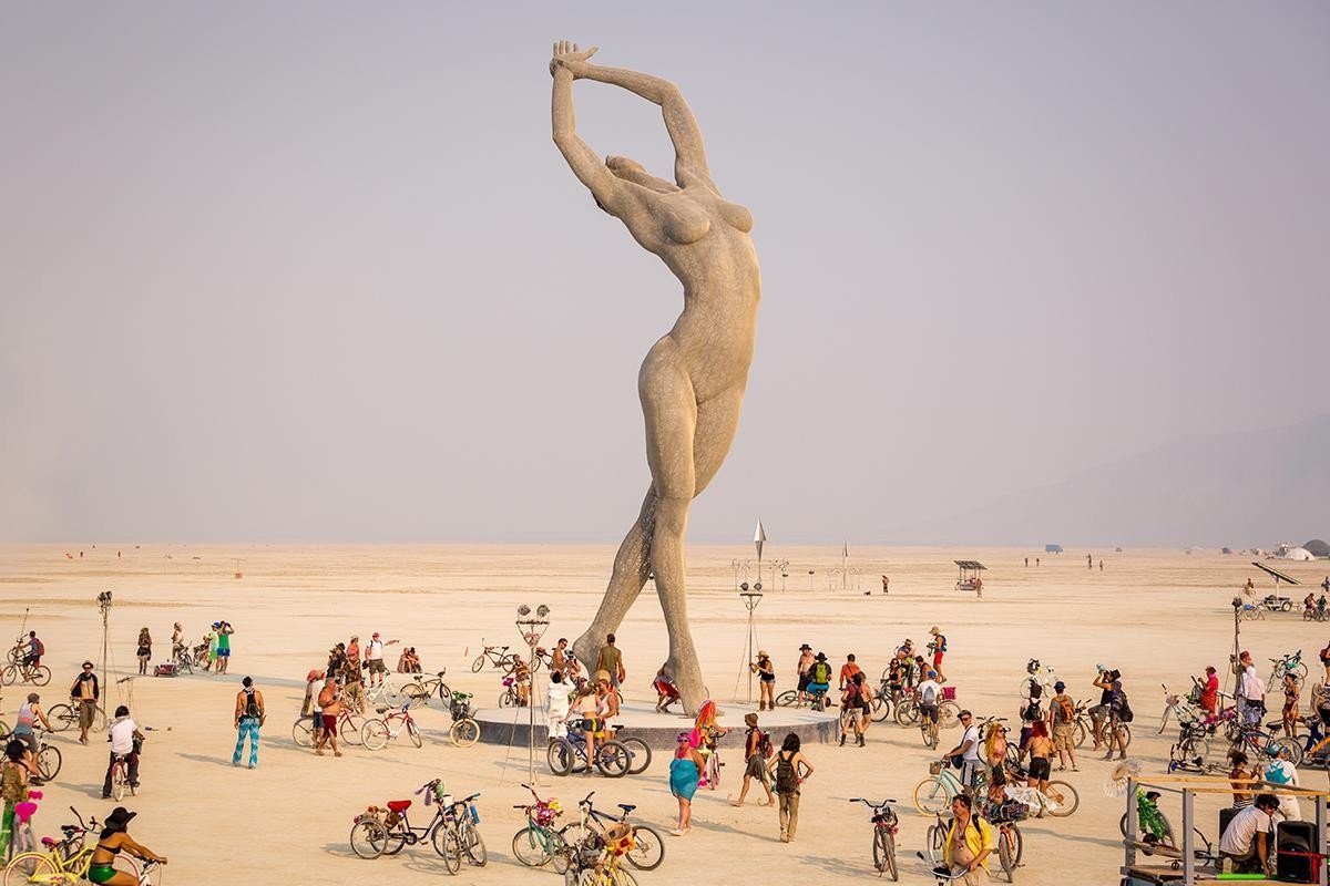 Homem é encontrado morto no festival burning man em nevada c