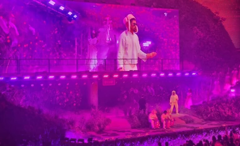 O cantor Bad Bunny está realizando uma residência