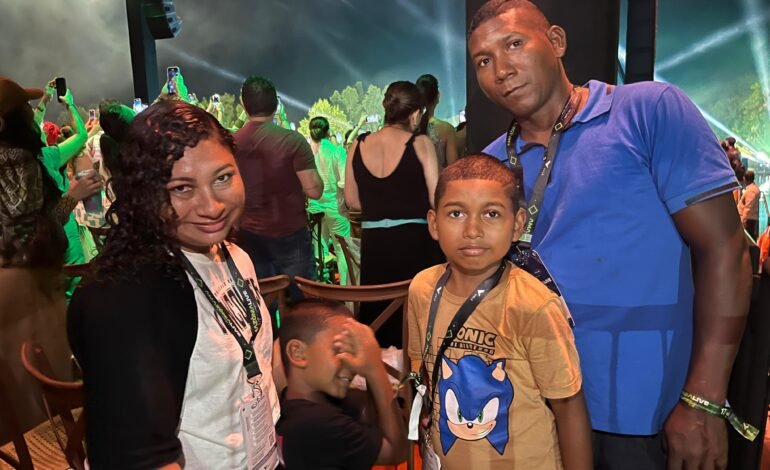 Uma família ribeirinha de Belém foi convidada, de