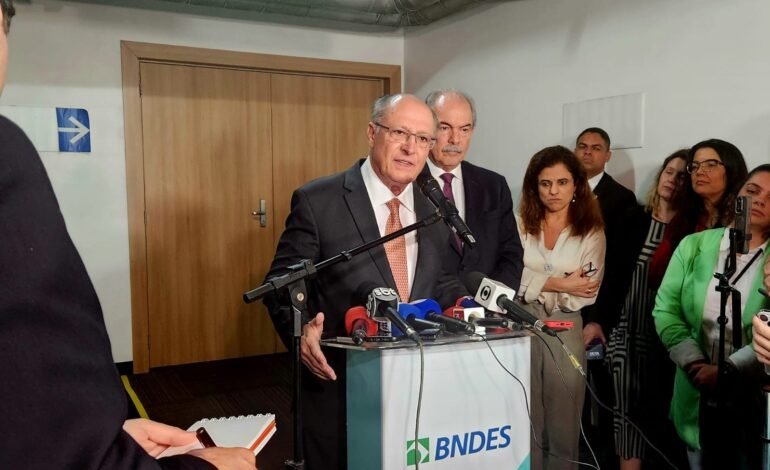 O presidente em exercício, Geraldo Alckmin, afirmou nesta