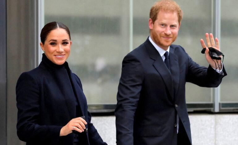 O príncipe Harry, Meghan Markle, Steve Bannon e
