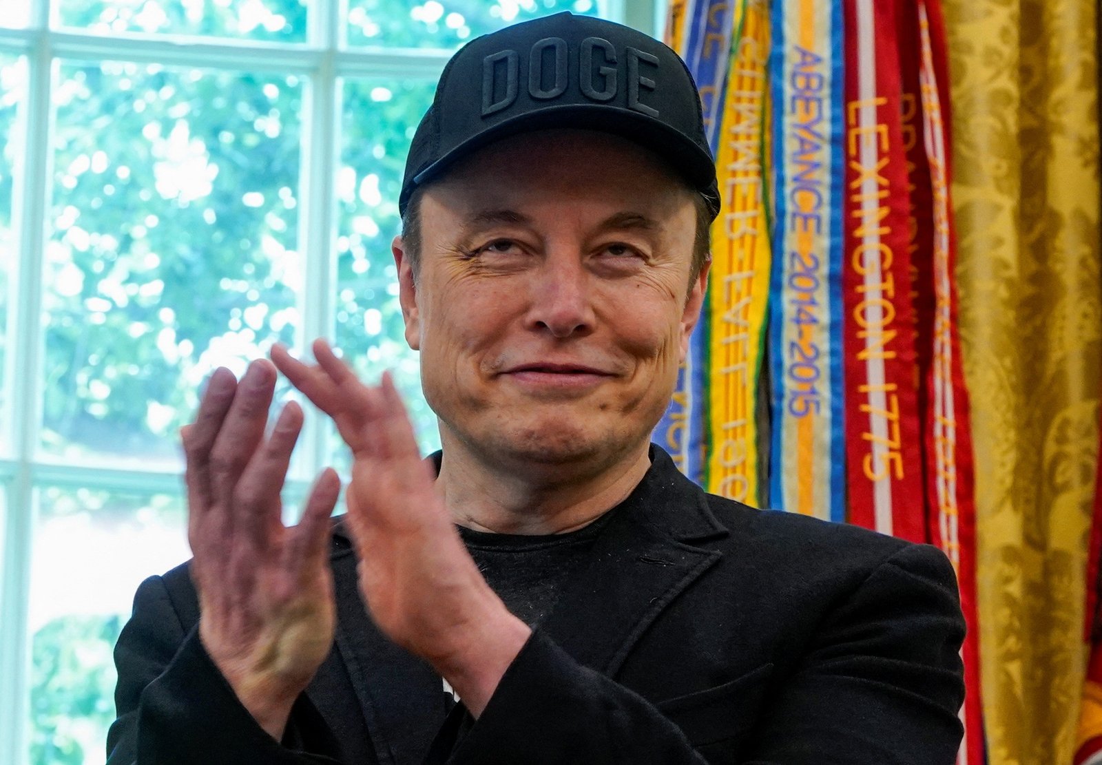 Elon Musk se tornou a primeira pessoa a atingir um