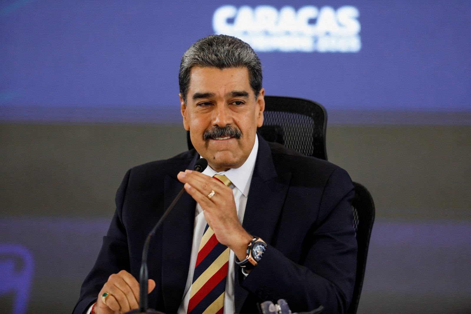 O presidente da Venezuela, Nicolás Maduro, suspendeu nesta
