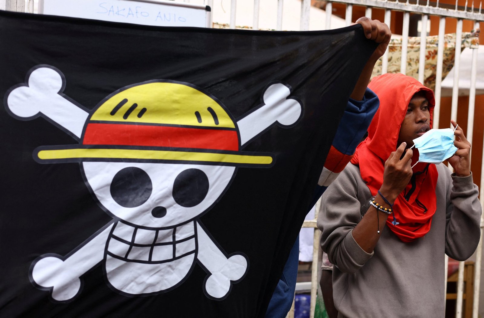 A bandeira pirata do mangá “One Piece”, conhecida como Jolly